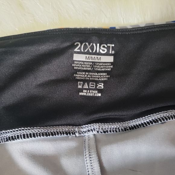 2(X)IST Floral Printed Mid Rise Ankle Leggings - Picture 4 of 8